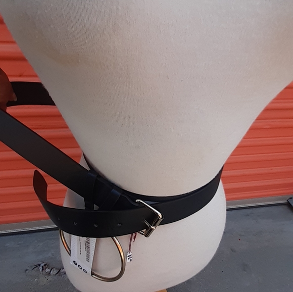 NWT Boohoo silver buckle belt large hoop dangle - Picture 3 of 8